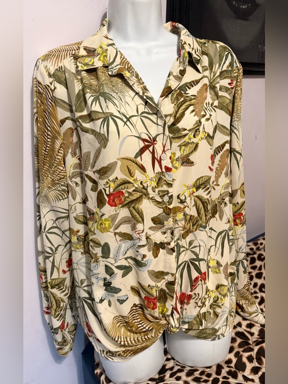 ✨Philosophy 100% Polyester Top✨